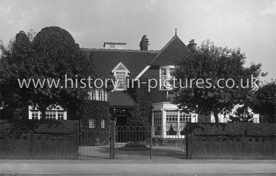 Lord's Bushes, The High Road, Buckhurst Hill, Essex. c.1920.
